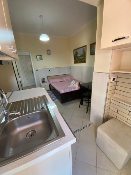 🏠 Jepet Garsoniere me Qera tek Siri Kodra 5 minuta nga Stacioni i Trenit Vetem 360 mije leke