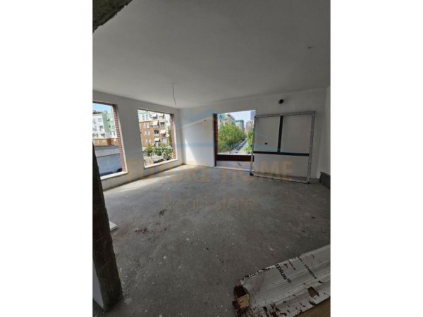 Tirane, shitet apartament Kati 1, 200 m² 350.000 € (STACIONI I TRENIT)
