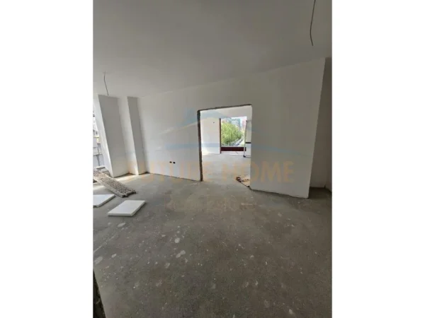 Tirane, shitet apartament Kati 1, 200 m² 350.000 € (STACIONI I TRENIT)