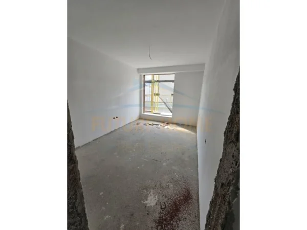 Tirane, shitet apartament Kati 1, 200 m² 350.000 € (STACIONI I TRENIT)