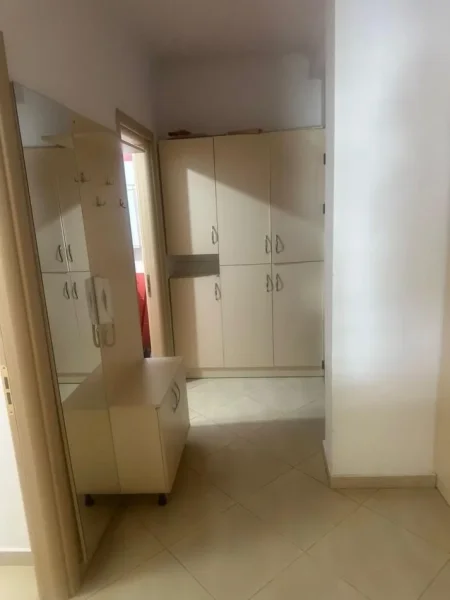 Tirane, jepet me qera apartament 1+1 Kati 3, 62 m² 480 € (Pallati Eja Studio Astir)