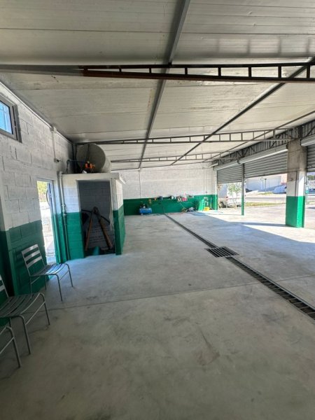 Tirane, jepet me qera magazine Kati 0, 500 m² 1.200 € (Vaqarr)