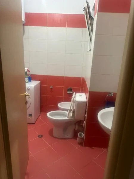 Tirane, jepet me qera apartament 1+1 Kati 3, 62 m² 480 € (Pallati Eja Studio Astir)