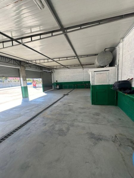 Tirane, jepet me qera magazine Kati 0, 500 m² 1.200 € (Vaqarr)