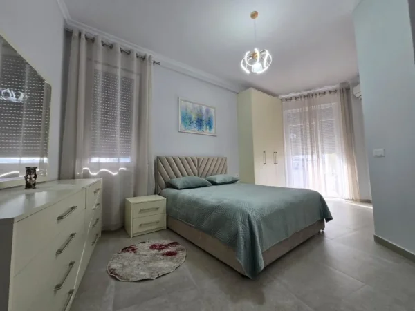 Tirane, jepet me qera apartament 2+1+Ballkon Kati 8, 109 m² 1.500 € (Rruga Mine Peza)