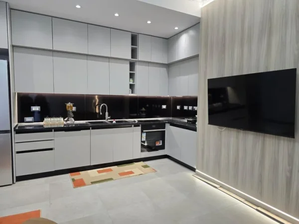 Tirane, jepet me qera apartament 2+1+Ballkon Kati 8, 109 m² 1.500 € (Rruga Mine Peza)