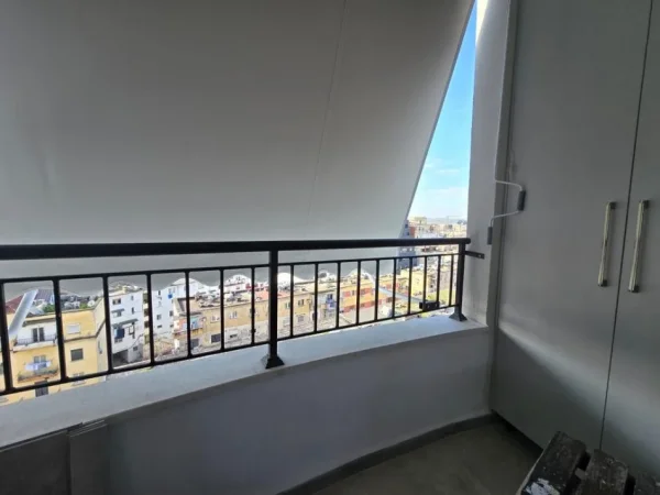 Tirane, jepet me qera apartament 2+1+Ballkon Kati 8, 109 m² 1.500 € (Rruga Mine Peza)