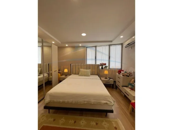 Tirane, shitet apartament , 144 m² 240.000 € (RRUGA E KAVAJES)