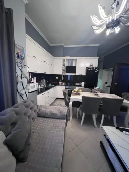 Tirane, shes 2+1+Ballkon Kati 8, 104 m² 150.000 € (Astir)