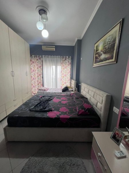 Tirane, shes 2+1+Ballkon Kati 8, 104 m² 150.000 € (Astir)