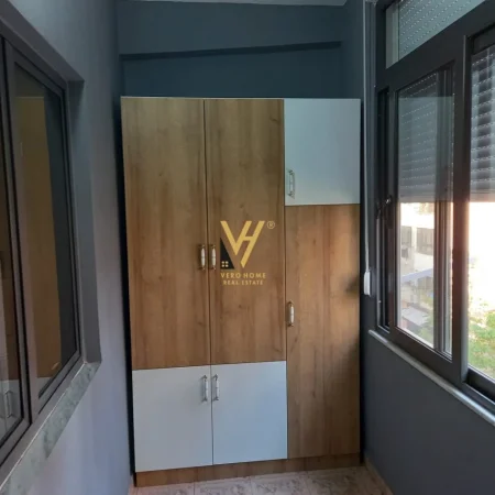 Tirane, jepet me qera apartament 1+1+Ballkon Kati 4, 70 m² 750 € (RRUGA MARGARITA TUTULANI)