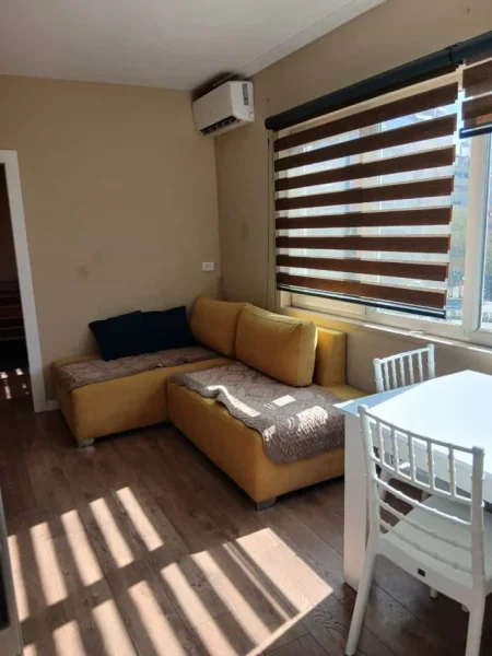 Tirane, jepet me qera apartament 2+1 Kati 3, 78 m² 600 € (dritan hoxha)