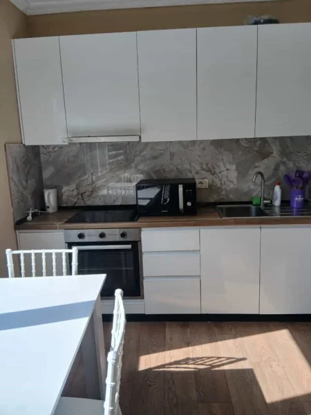 Tirane, jepet me qera apartament 2+1 Kati 3, 78 m² 600 € (dritan hoxha)