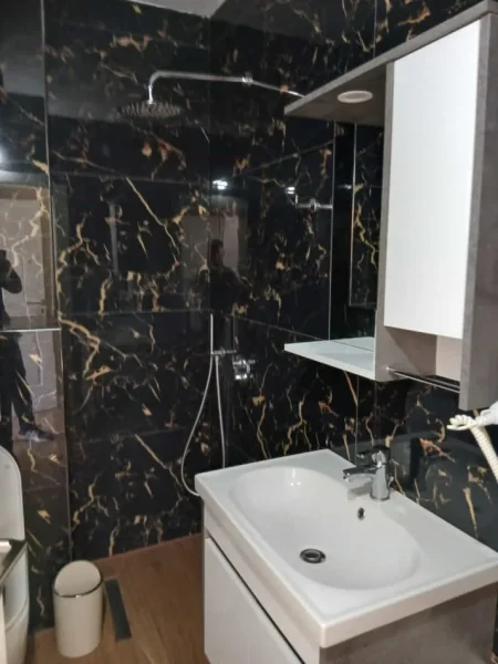 Tirane, jepet me qera apartament 2+1 Kati 3, 78 m² 600 € (dritan hoxha)