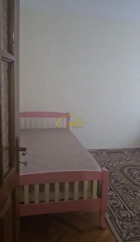 Tirane, jepet me qera apartament 3+1 Kati 4, 90 m² 650 € (BULEVARDI ZOGU I)