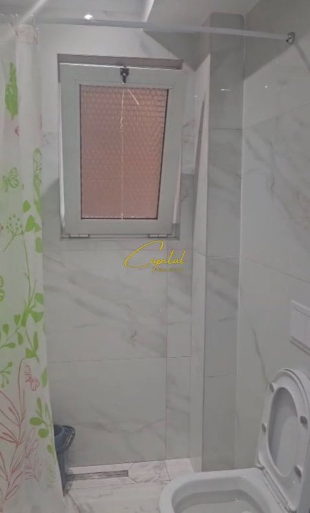 Tirane, jepet me qera apartament 3+1 Kati 4, 90 m² 650 € (BULEVARDI ZOGU I)