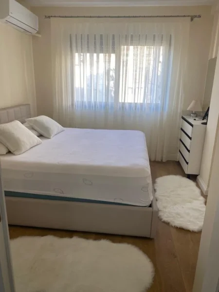 Tirane, jepet me qera apartament 2+1 Kati 3, 80 m² 800 € (Sheshi Wilson)