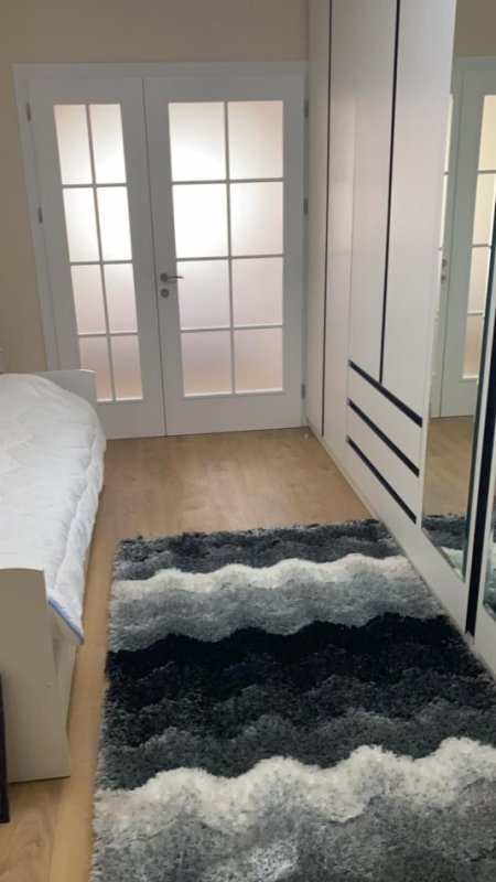 Tirane, jepet me qera apartament 2+1 Kati 3, 80 m² 800 € (Sheshi Wilson)