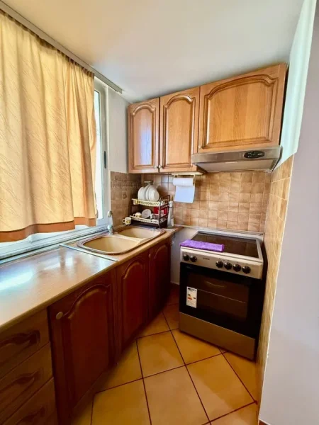 Tirane, jepet me qera apartament 2+1 Kati 5, 80 m² 450 € (brryli)