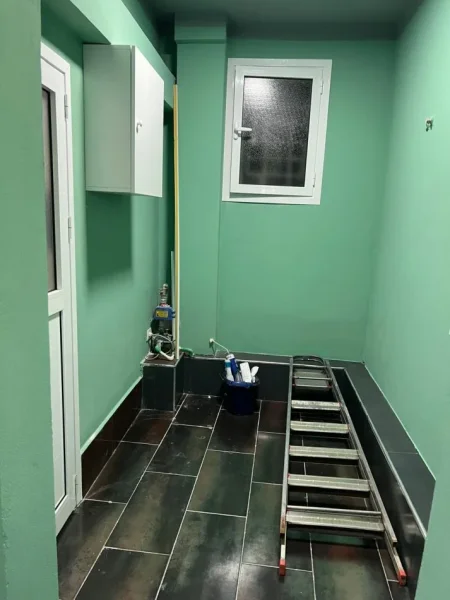Tirane, jepet me qera dyqan Kati 0, 45 m² 600 € (RRUGA E ELBASANIT)