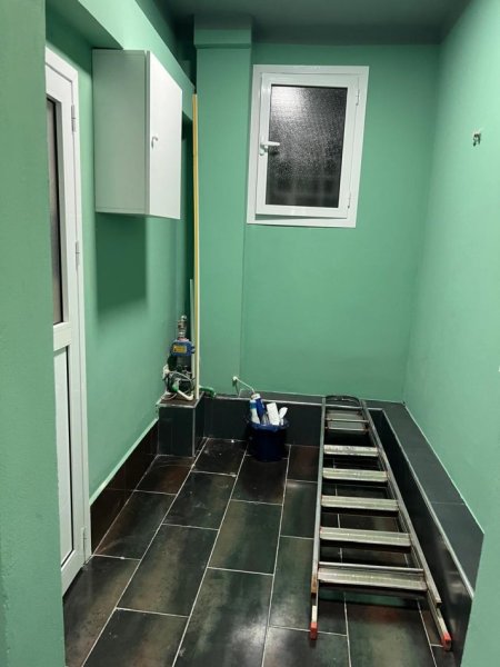 Tirane, jepet me qera dyqan Kati 0, 45 m² 600 € (RRUGA E ELBASANIT)
