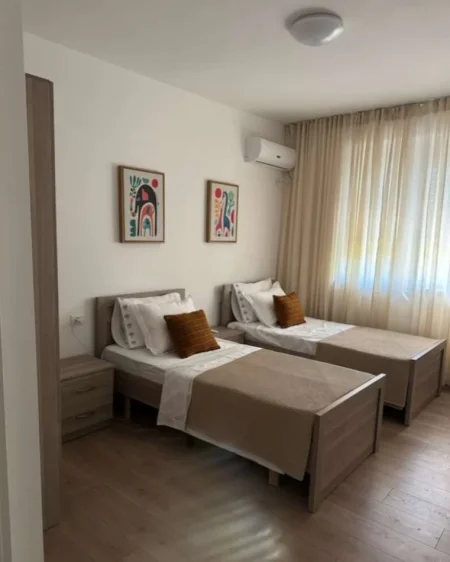 Tirane, jepet me qera apartament 2+1 Kati 2, 90 m² 950 € (RRUGA E DURRESIT)