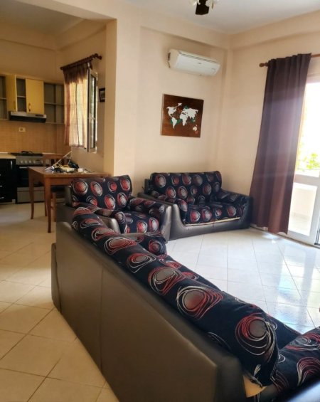Tirane, jepet me qera apartament 3+1 Kati 1, 134 m² 550 € (SELITE)