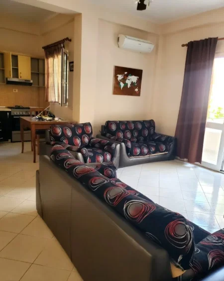 Tirane, jepet me qera apartament 3+1 Kati 1, 134 m² 550 € (SELITE)