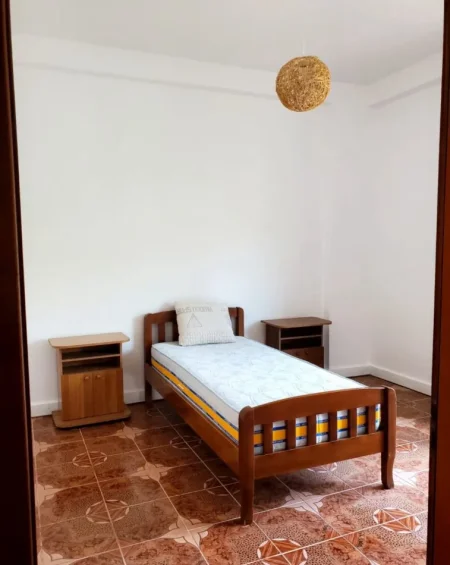 Tirane, jepet me qera apartament 3+1 Kati 1, 134 m² 550 € (SELITE)