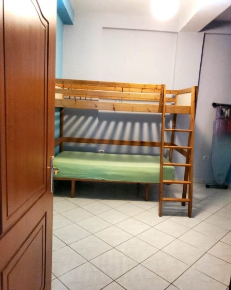 Tirane, jepet me qera apartament 3+1 Kati 1, 134 m² 550 € (SELITE)