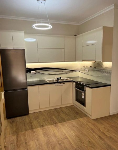 Tirane, jepet me qera apartament 2+1+Ballkon Kati 4, 100 m² 800 € (RRUGA E ELBASANIT)