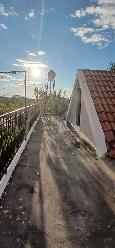 Shitet shtepi private dhe toke Tale, Lezhë