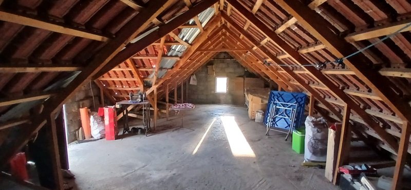 Shitet shtepi private dhe toke Tale, Lezhë