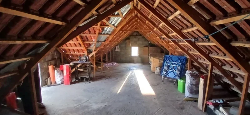 Shitet shtepi private dhe toke Tale, Lezhë