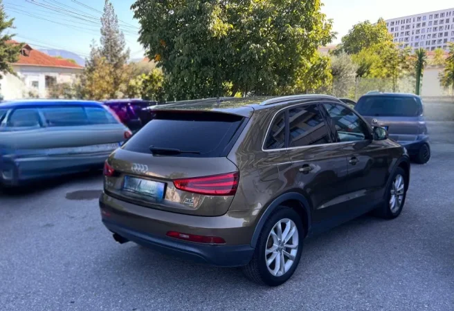 Tirane, shes SUV Audi Q3 Sportline Nafte, kafe automatik Klima 200.000 km 12.500 €