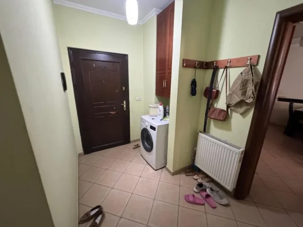 Tirane, shitet apartament 2+1+Ballkon Kati 6, 97 m² 157.000 € (Rruga Eshref Frasheri)