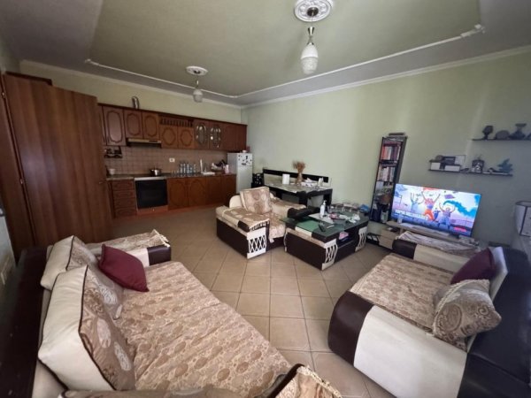 Tirane, shitet apartament 2+1+Ballkon Kati 6, 97 m² 157.000 € (Rruga Eshref Frasheri)