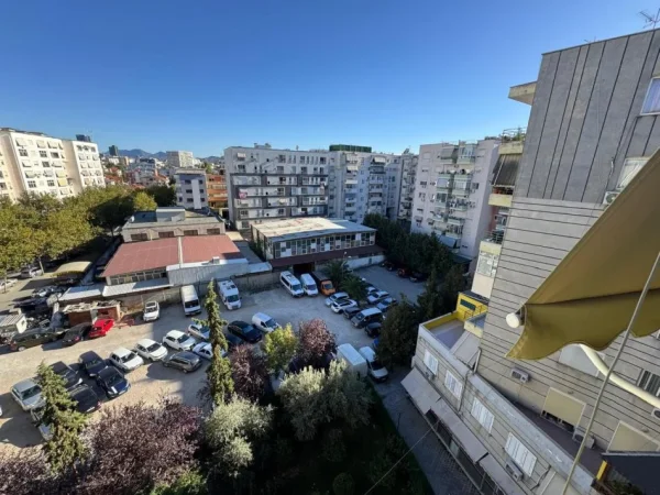 Tirane, shitet apartament 2+1+Ballkon Kati 6, 97 m² 157.000 € (Rruga Eshref Frasheri)