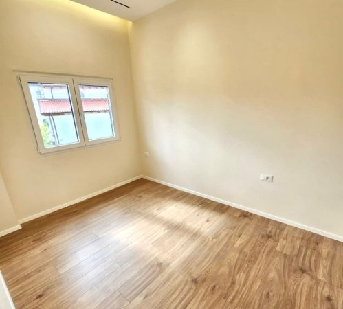 Në shitje: 1+1+kuzhinë më vete📍Sipër Kompleksit Grand / Ngjitur me kompleksin Mangalem ( Ali Dem) 91.500 euro