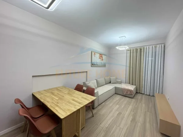 Tirane, shitet apartament 2+1+Ballkon Kati 5, 71 m² 125.000 € (Unaza e Re)