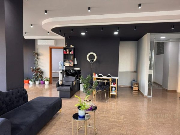 Tirane, jepet me qera ambjent biznesi Kati 1, 120 m² 1.500 € (Astir)