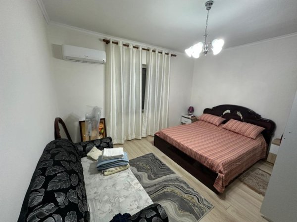 Tirane, jepet me qera apartament 3+1+Ballkon Kati 3, 100 m² 800 € (Myslym Shyri)