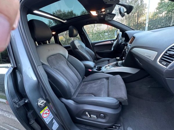 Tirane, shes SUV AUDI SQ5 3.0 DIESEL FULL OPTION PANORAMA Nafte, gri e erret automatik Klima 190.000 km