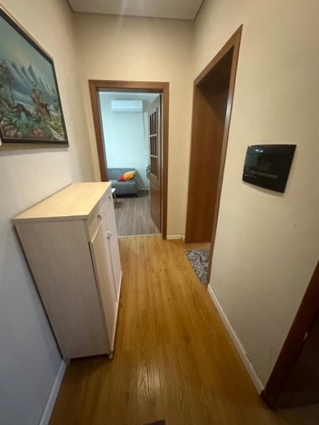 Tirane, jepet me qera apartament 2+1+Ballkon Kati 2, 90 m² 800 € (Rruga Fortuzi)
