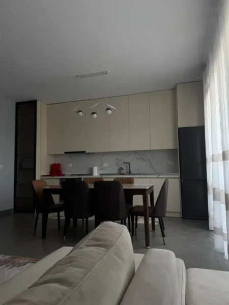 Tirane, jepet me qera apartament 2+1+Ballkon Kati 9, 90 m² 750 € (River Residence)
