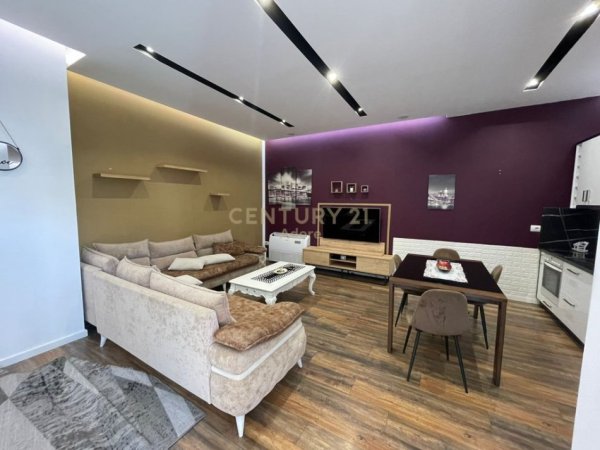 Tirane, jepet me qera apartament 2+1 Kati 1, 100 m² 600 € (sauk i vjeter)