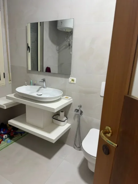 Durres, shitet apartament 2+1 Kati 4, 150 m² 300.000 € 