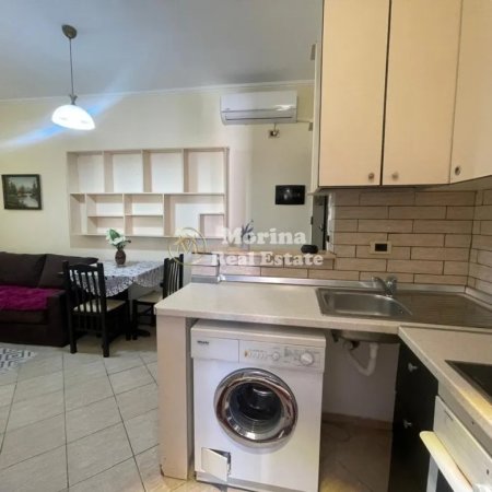 Tirane, jepet me qera apartament 1+1+Ballkon Kati 4, 47 m² 450 € (5 Maj, Concord Center)