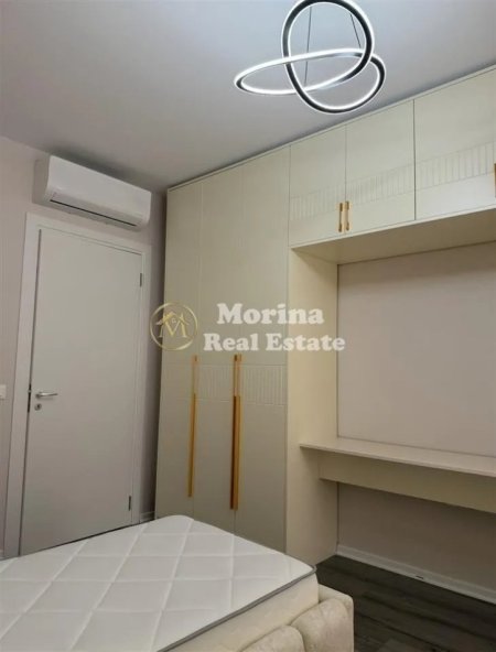 Tirane, jepet me qera apartament 2+1+Ballkon Kati 8, 103 m² 900 € (Don Bosko, Kompleksi Trio Twer)