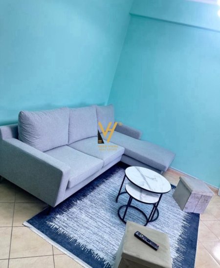 Tirane, jepet me qera apartament 1+1+Ballkon Kati 10, 75 m² 600 € (RRUGA E KAVAJES)